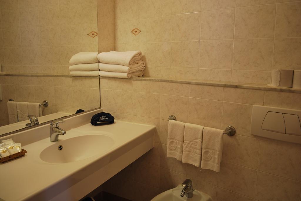 Hotel Galleano ไลเกวญา ห้อง รูปภาพ