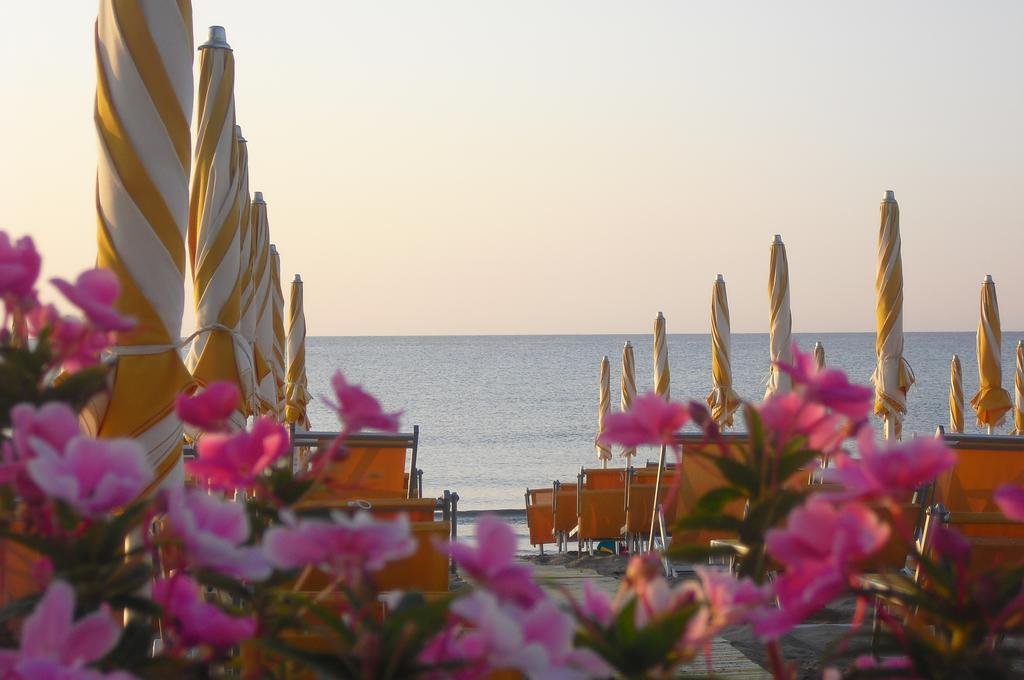 Hotel Galleano ไลเกวญา ภายนอก รูปภาพ